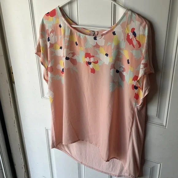 Market & Spruce High-Low Blouse - Picture 8 of 8